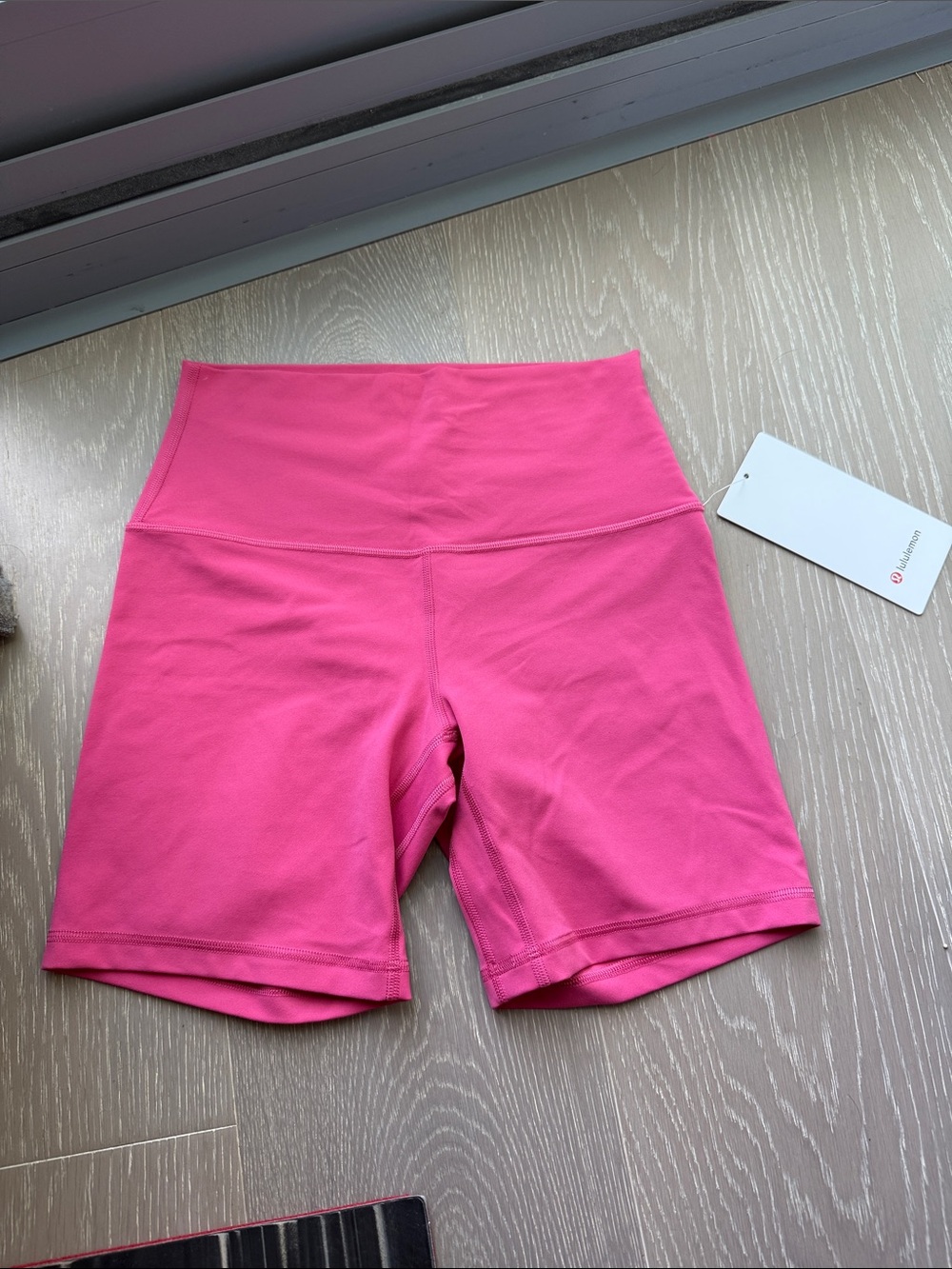 Lululemon high rise align shorts nwt size 6